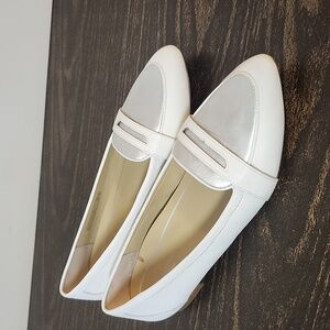 Vionic Savannah Suede Loafers Size 9 White